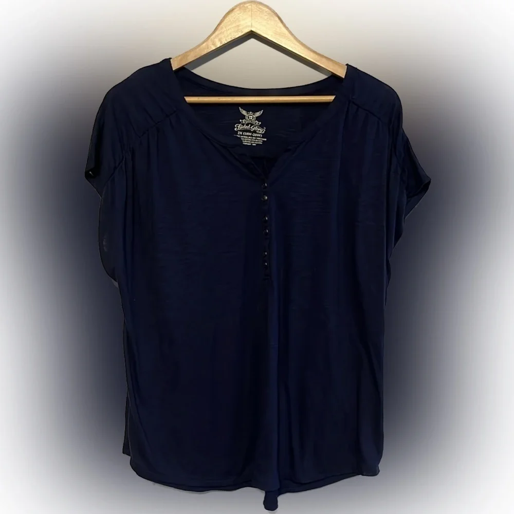 PLUS Faded Glory Navy Tee - Picture 3 of 10